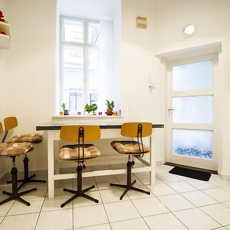 Unique Retro Flat At Gozsdu Court Budapest
