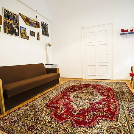 Unique Retro Flat At Gozsdu Court Appartamento Budapest