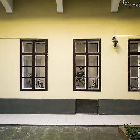Unique Retro Flat At Gozsdu Court Appartamento