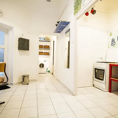 Unique Retro Flat At Gozsdu Court Appartamento Budapest